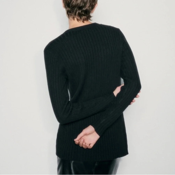 Zara NWT Wool Blend Asymmetrical Button Ribbed Knit Cardigan Sweater Black Small - Picture 2 of 10